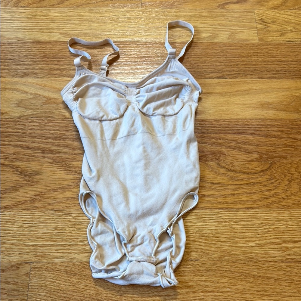 SKIMS SCULPTING BODYSUIT with SNAPS / SAND
